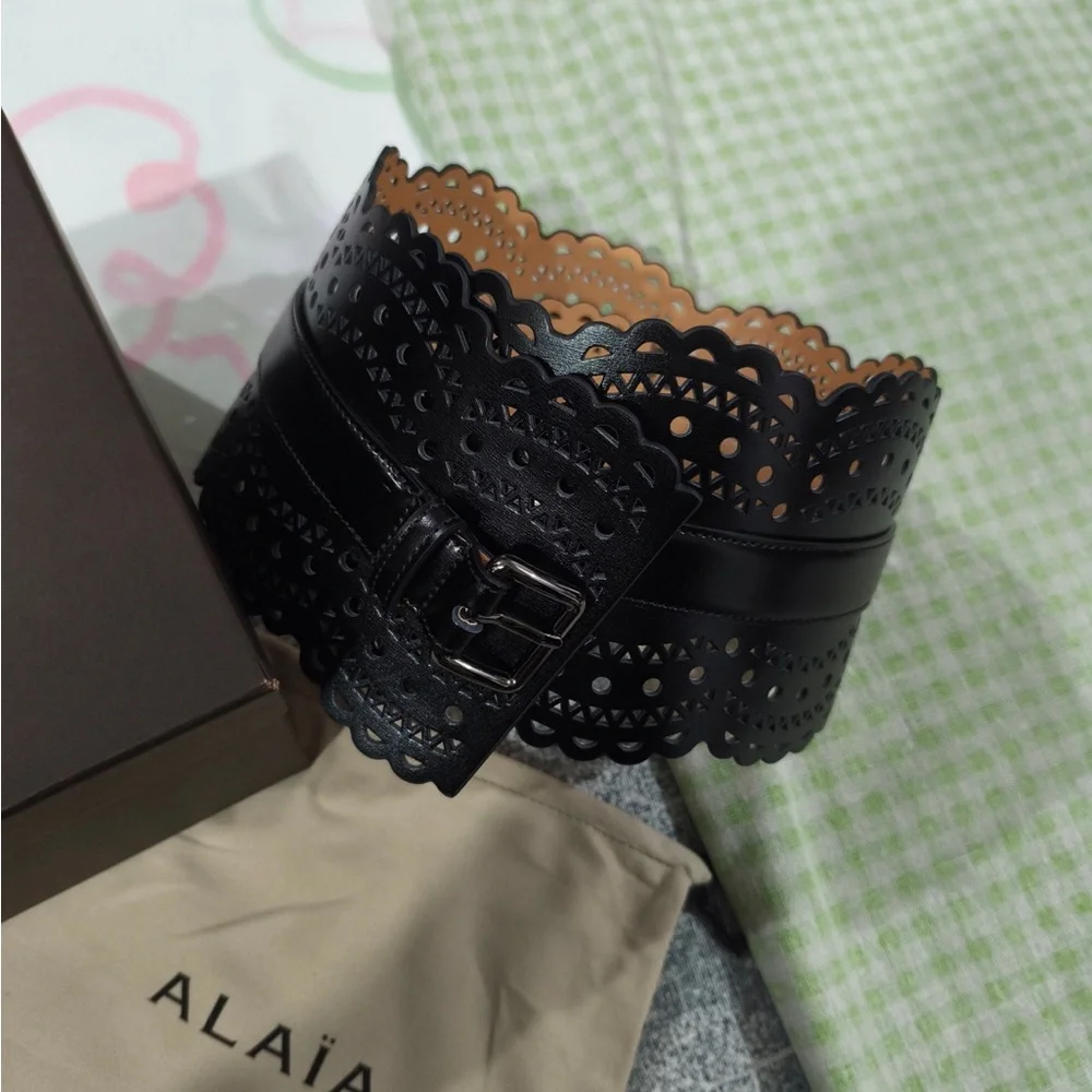 Alaïa Black Scalloped Laser-Cut Wide Leather Waist Belt
